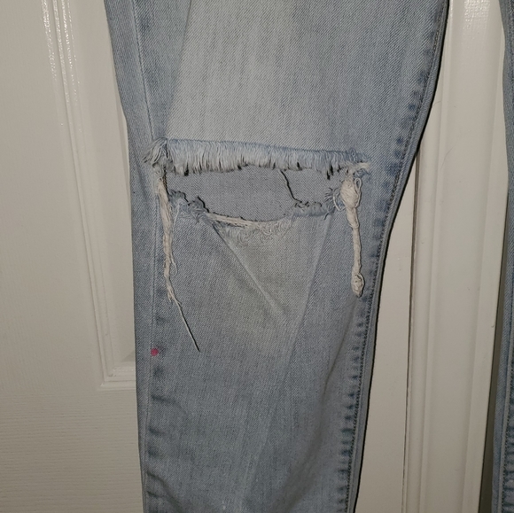 Euc Gap distressed jeans - Picture 3 of 6